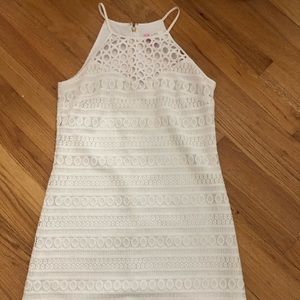 LILLY PULITZER WHITE CROCHETED SUMMER MINI DRESS. CUTE AND COMFORTABLE!😊